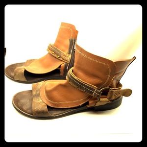 Diba leather sandals size 7 EUC